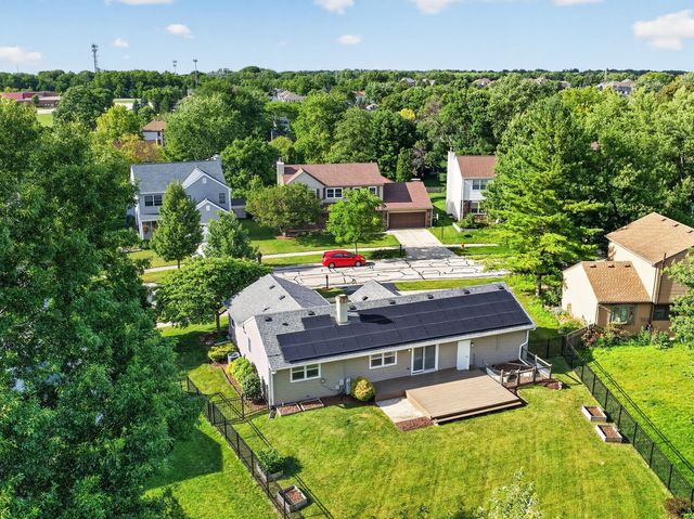 1328 Creighton Avenue, Naperville, IL 60565