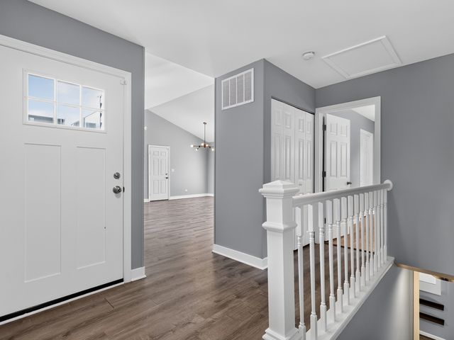 1328 Creighton Avenue, Naperville, IL 60565