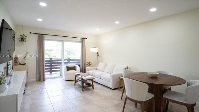 7483 SW 82nd St A308, Miami, FL 33143