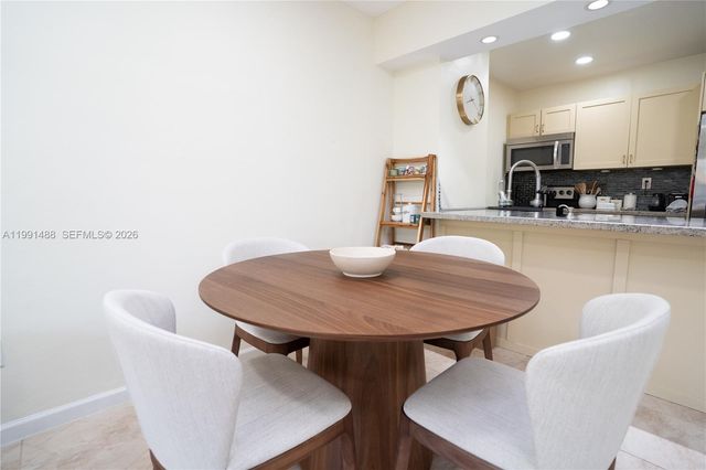 7483 SW 82nd St A308, Miami, FL 33143