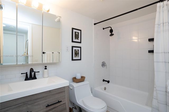 7483 SW 82nd St A308, Miami, FL 33143