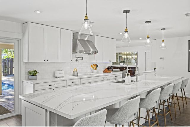 3544 Lakeview Drive, Delray Beach, FL 33445