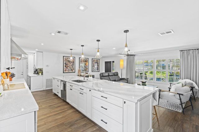 3544 Lakeview Drive, Delray Beach, FL 33445