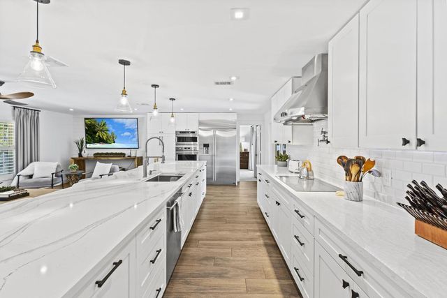 3544 Lakeview Drive, Delray Beach, FL 33445