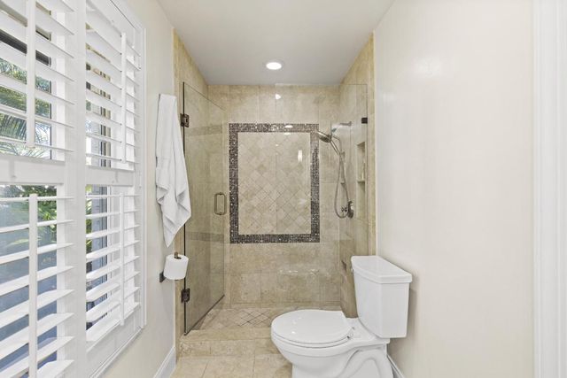 3544 Lakeview Drive, Delray Beach, FL 33445