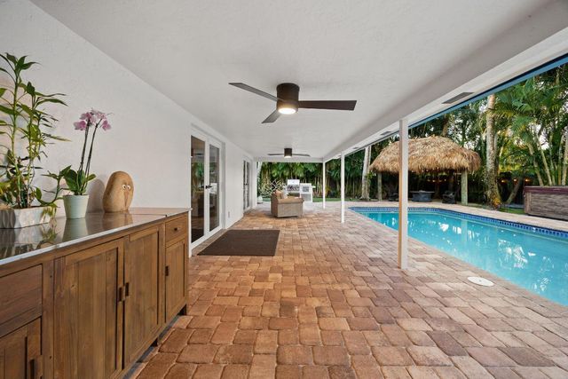 3544 Lakeview Drive, Delray Beach, FL 33445
