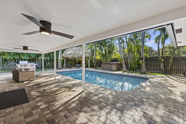 3544 Lakeview Drive, Delray Beach, FL 33445