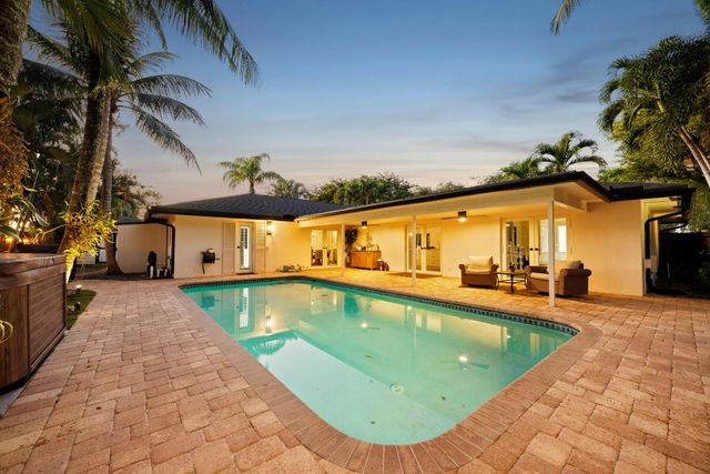 3544 Lakeview Drive, Delray Beach, FL 33445