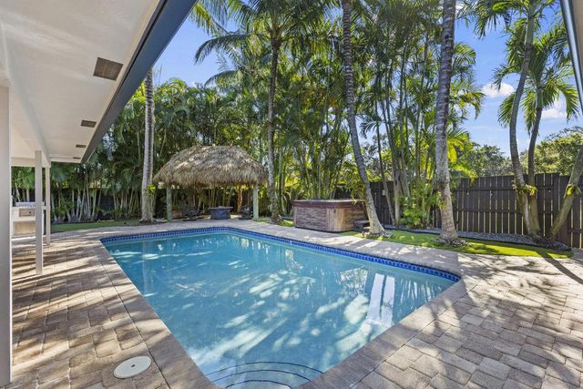 3544 Lakeview Drive, Delray Beach, FL 33445