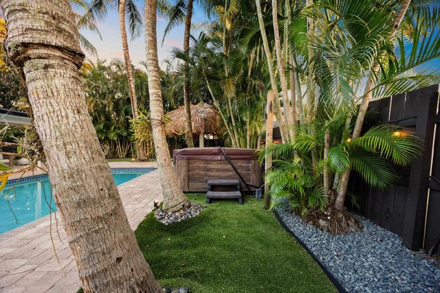 3544 Lakeview Drive, Delray Beach, FL 33445