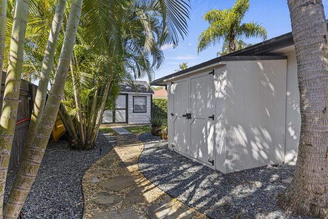 3544 Lakeview Drive, Delray Beach, FL 33445