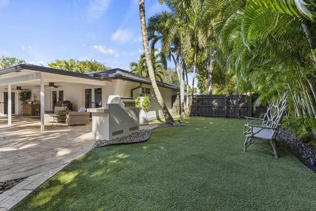 3544 Lakeview Drive, Delray Beach, FL 33445