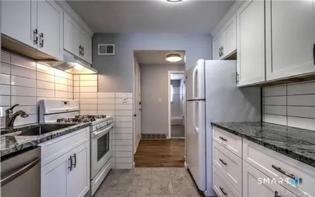 49 Carriage Path South 49, Milford, CT 06460