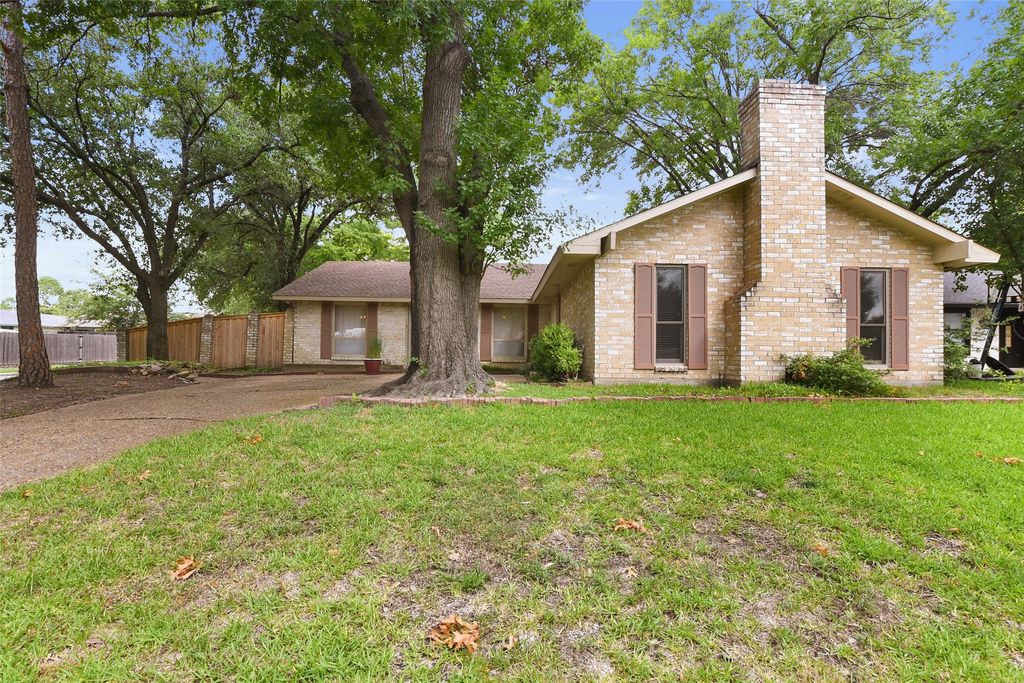 921 Sleepy Hollow Drive, Garland, TX 75043