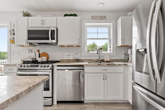 19 Lighthouse Ln, Westminster, MA 01473
