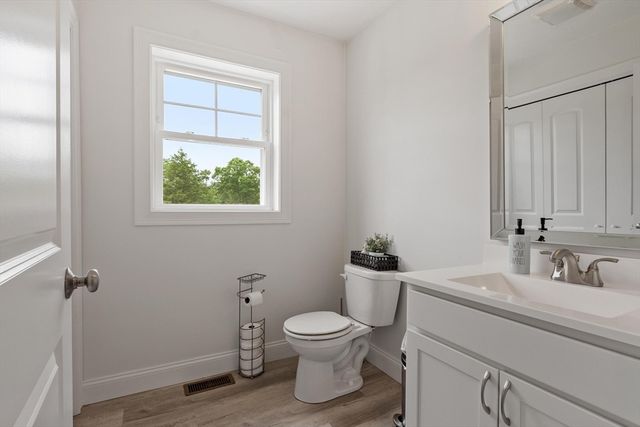 19 Lighthouse Ln, Westminster, MA 01473