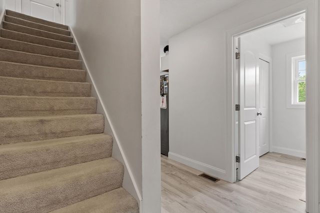 19 Lighthouse Ln, Westminster, MA 01473