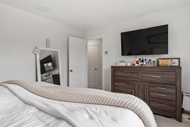19 Lighthouse Ln, Westminster, MA 01473