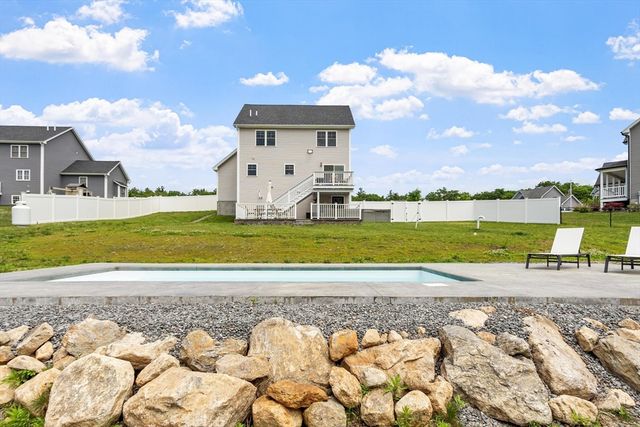 19 Lighthouse Ln, Westminster, MA 01473