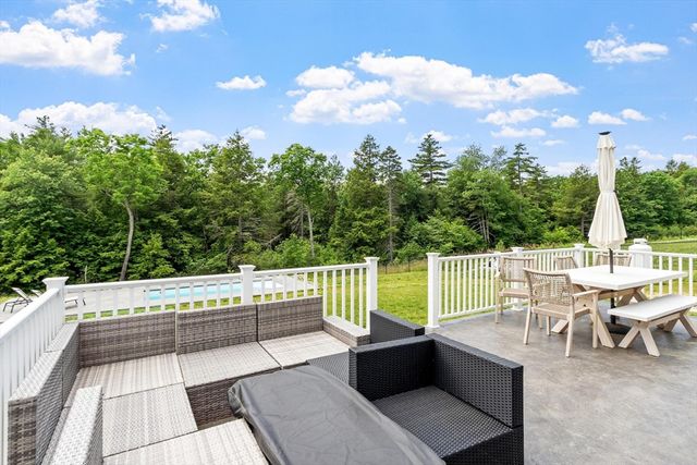 19 Lighthouse Ln, Westminster, MA 01473