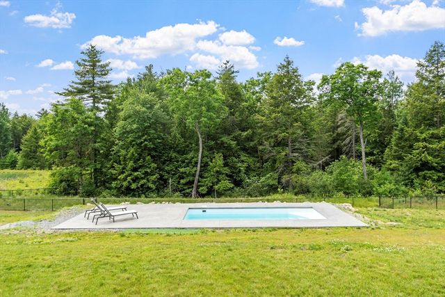 19 Lighthouse Ln, Westminster, MA 01473