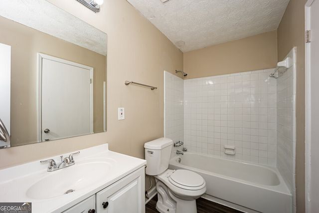 6985 Smoke Ridge Drive, Fairburn, GA 30213