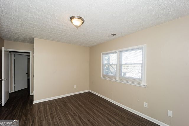 6985 Smoke Ridge Drive, Fairburn, GA 30213