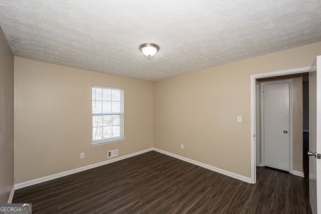 6985 Smoke Ridge Drive, Fairburn, GA 30213