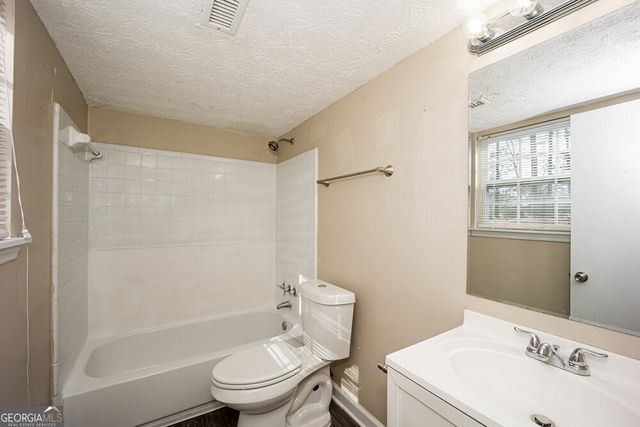 6985 Smoke Ridge Drive, Fairburn, GA 30213