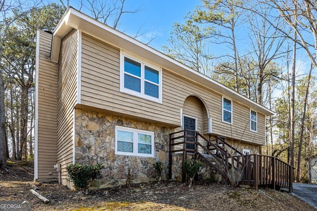 6985 Smoke Ridge Drive, Fairburn, GA 30213