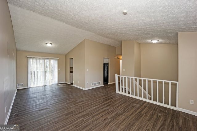 6985 Smoke Ridge Drive, Fairburn, GA 30213