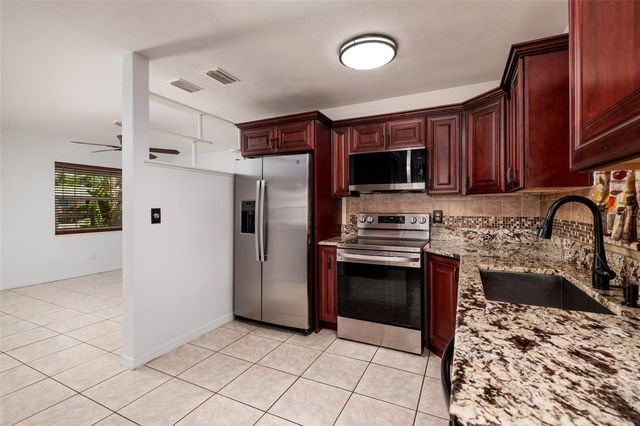 6275 51ST AVENUE N, St Petersburg, FL 33709