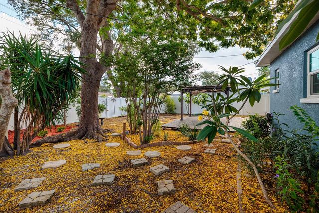 6275 51ST AVENUE N, St Petersburg, FL 33709