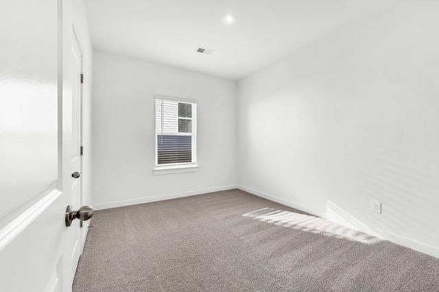 2356 Woodmeadow Dr, Clarksville, TN 37043