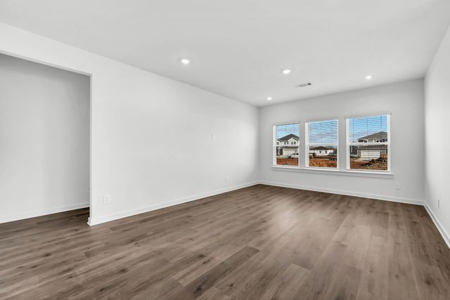 2356 Woodmeadow Dr, Clarksville, TN 37043