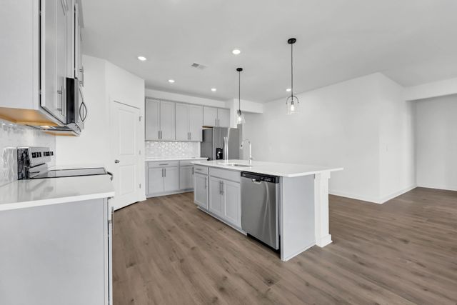 2356 Woodmeadow Dr, Clarksville, TN 37043