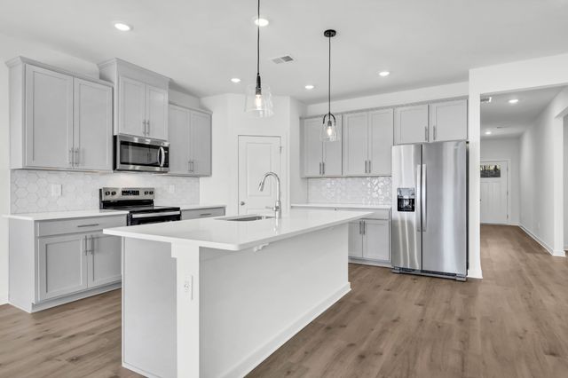 2356 Woodmeadow Dr, Clarksville, TN 37043