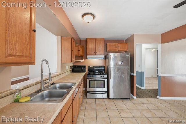 4052 Burton Street, Inkster, MI 48141