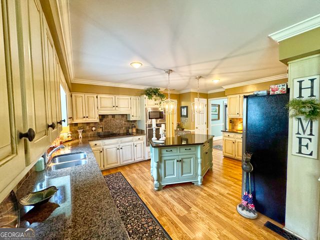 1018 Riverside Drive, Lagrange, GA 30240