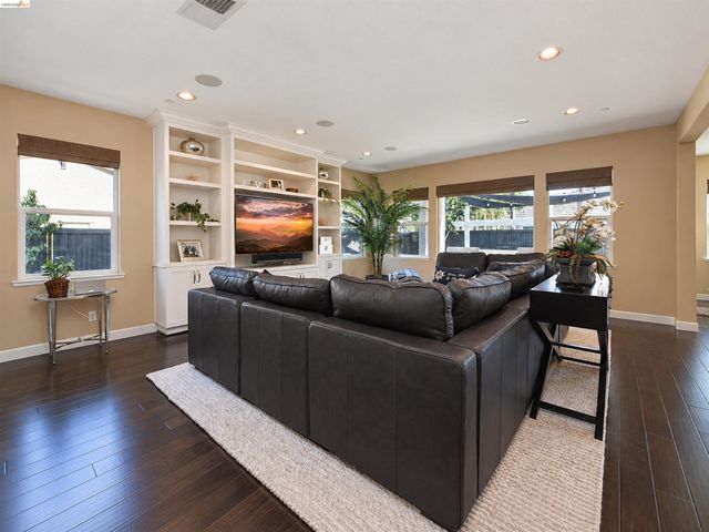 682 Norwood Ct, Brentwood, CA 94513