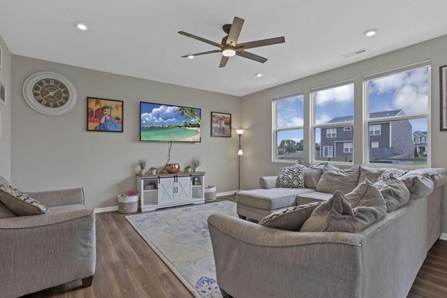 30 Bazler Lane, South Bloomfield, OH 43103