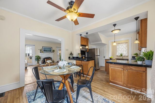 45 Woodvale Avenue, Asheville, NC 28804