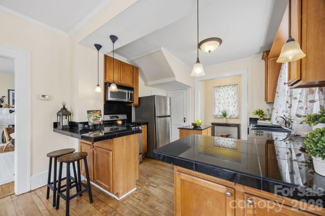 45 Woodvale Avenue, Asheville, NC 28804