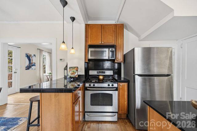 45 Woodvale Avenue, Asheville, NC 28804