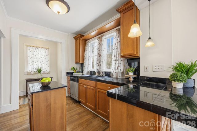 45 Woodvale Avenue, Asheville, NC 28804