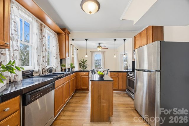 45 Woodvale Avenue, Asheville, NC 28804