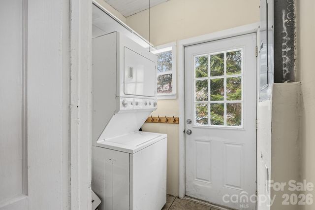 45 Woodvale Avenue, Asheville, NC 28804