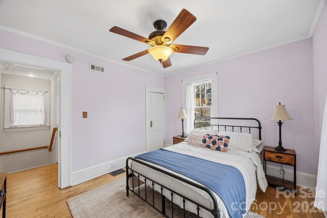 45 Woodvale Avenue, Asheville, NC 28804