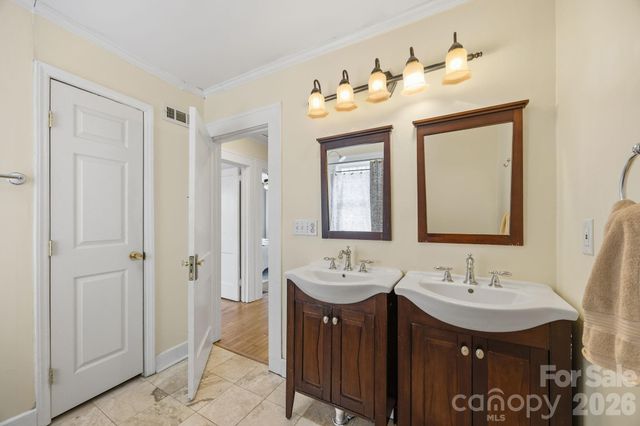 45 Woodvale Avenue, Asheville, NC 28804