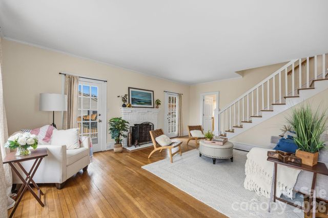 45 Woodvale Avenue, Asheville, NC 28804